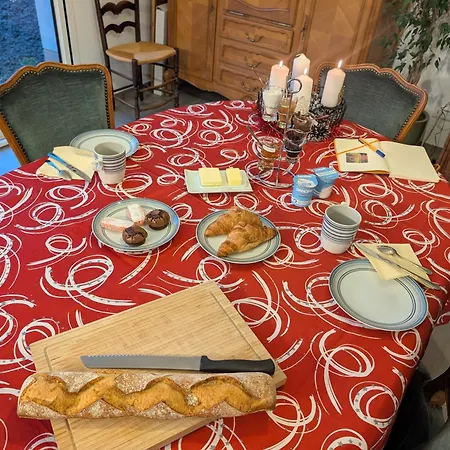 Aux Bulles Colorees D'athis Bed & Breakfast